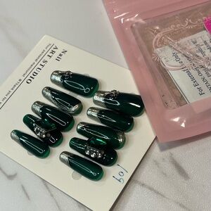 Reusable press on nails